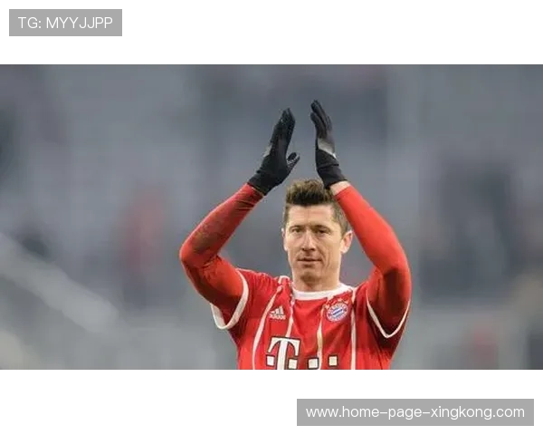 莱万挑传精准找到插上目标，拜仁继续保持压制